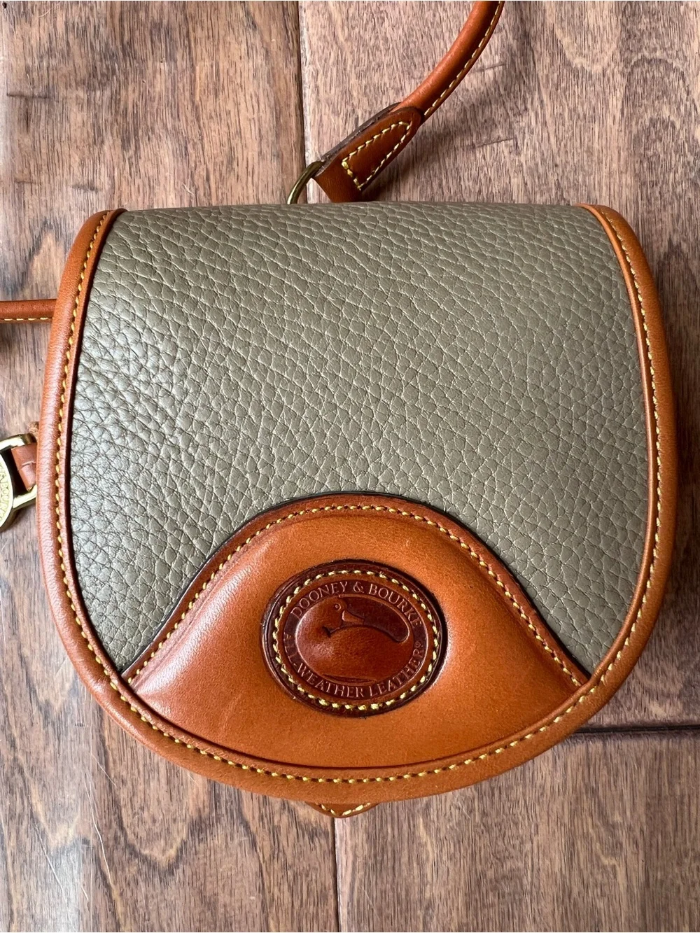 Vintage Dooney & Bourke Mini Saddle Bag AWL Taupe Tan Crossbody Luxury Preppy - Picture 3 of 11